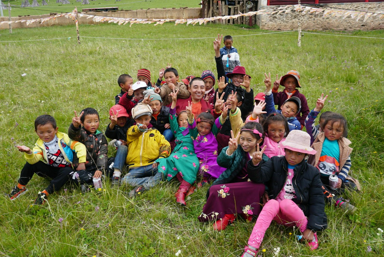 亿德体育-亿德体育(中国)公益回顾丨家国同欢月同圆 温暖满载甘孜州(图14)